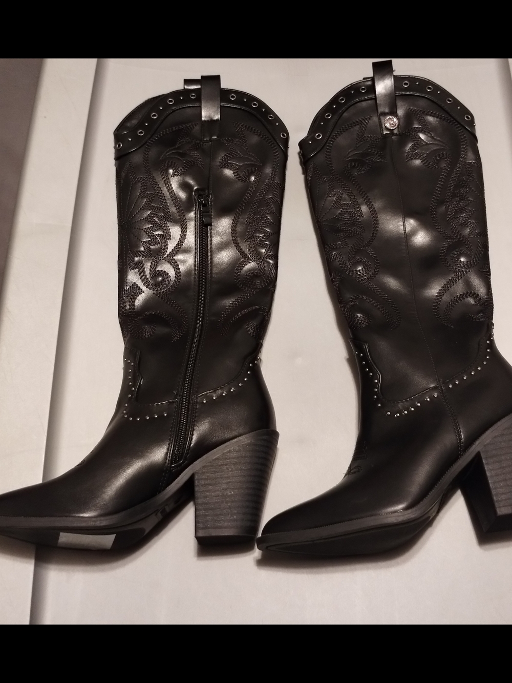 Moda Black Studded Embroidered Western Heeled Boots
